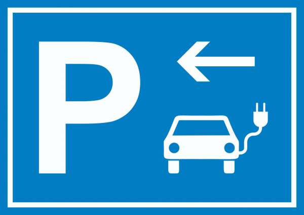 E-Auto Elektrofahrzeug Parkplatz Schild mit Richtungspfeil links waagerecht